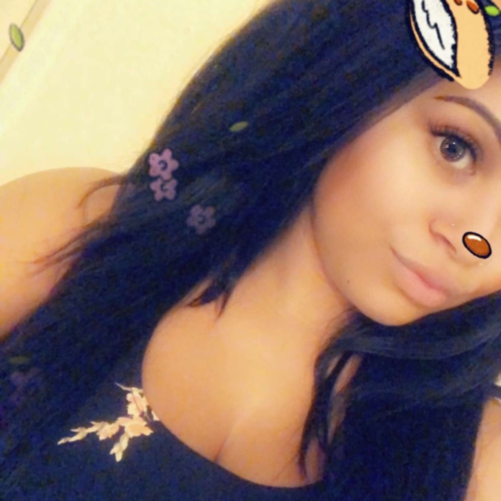 Meet your Posher, Simone